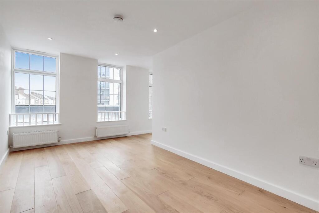 1 bed 1st Floor Flat for rent in Kenton. From Fieldhouse Residential Ltd - Battersea