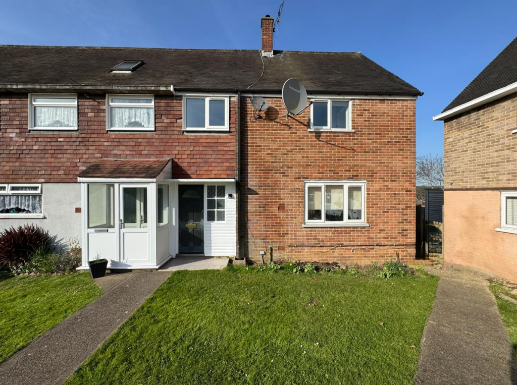 3 bed Detached for rent in Botany Bay. From Peter Barry Estate Agents