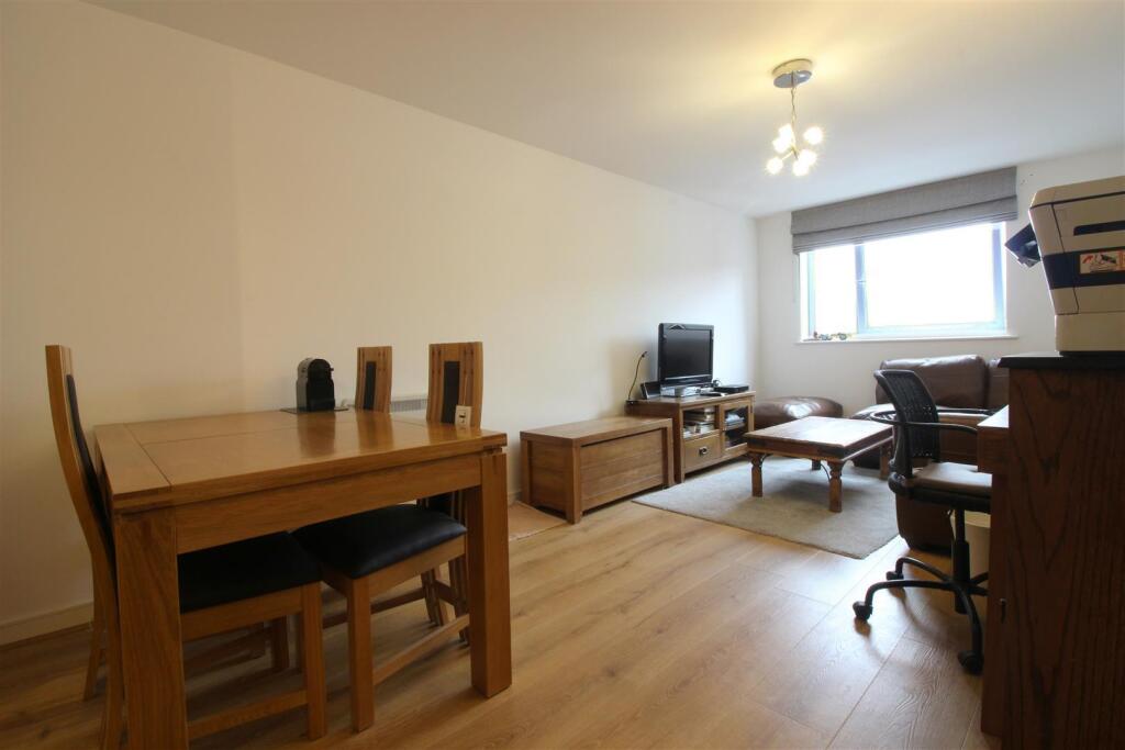 1 bed 1st Floor Flat for rent in Waltham Cross. From Peter Barry Estate Agents