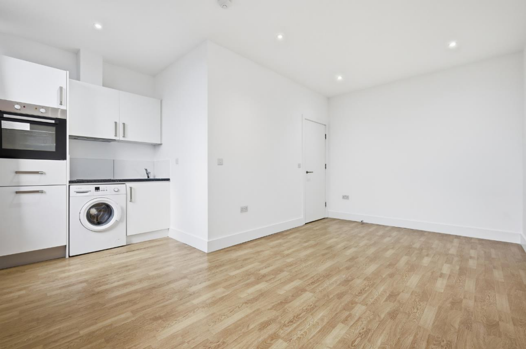 4 bed Studio for rent in Borehamwood. From Peter Barry Estate Agents