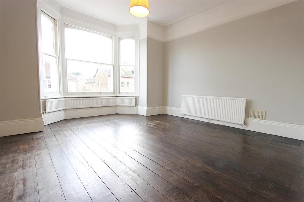 1 bed Apartment for rent in Barnet. From Peter Barry Estate Agents