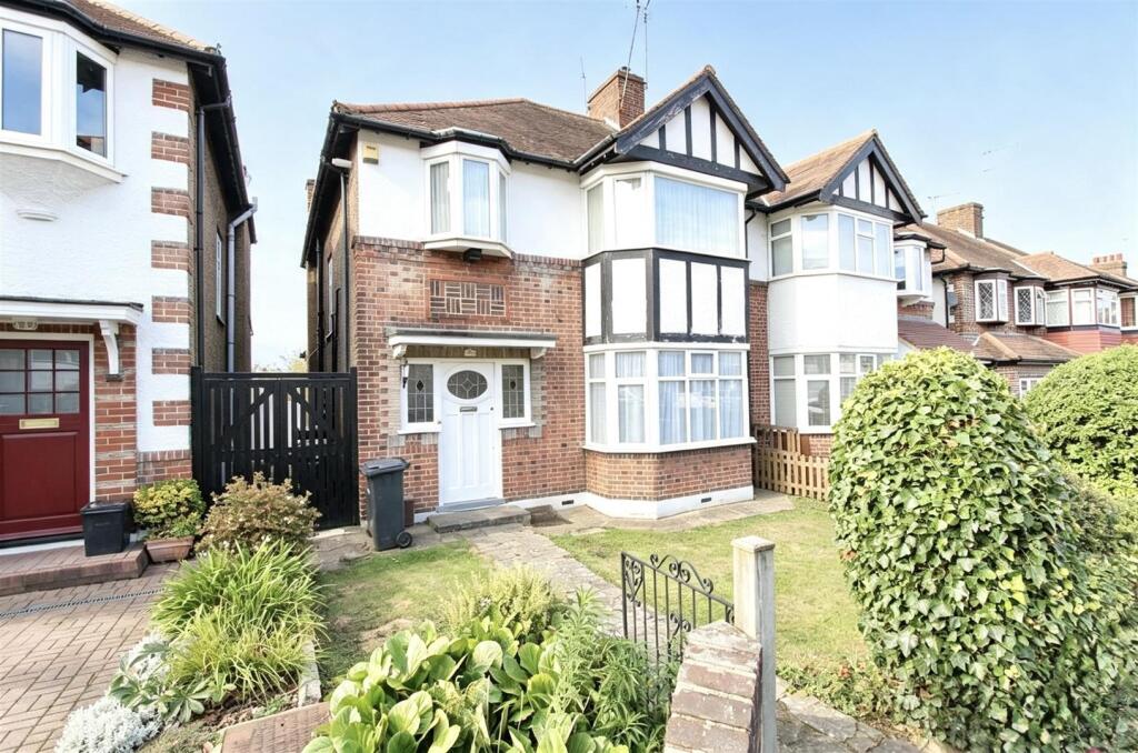 1 bed Apartment for rent in Southgate. From Peter Barry Estate Agents 1 bed Apartment for rent in Southgate. From Peter Barry Estate Agents