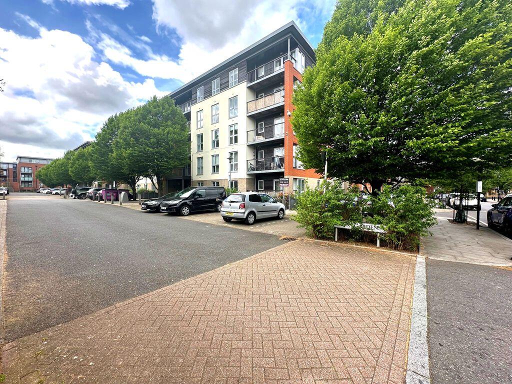 2 bed 1st Floor Flat for rent in Bow. From Alexander David Property Ltd