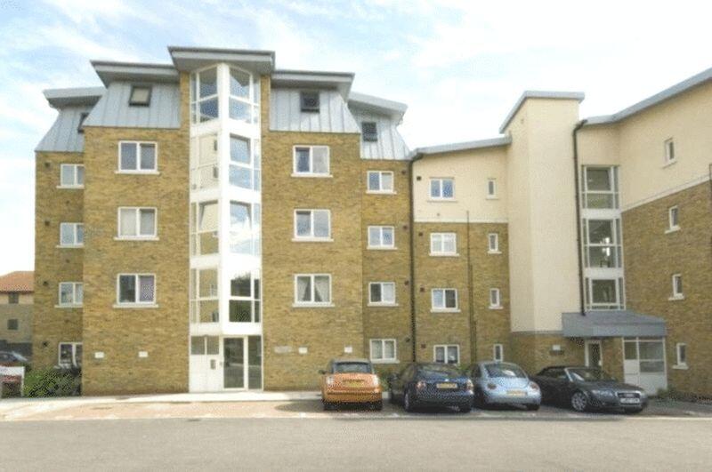 2 bed 1st Floor Flat for rent in Bow. From Alexander David Property Ltd