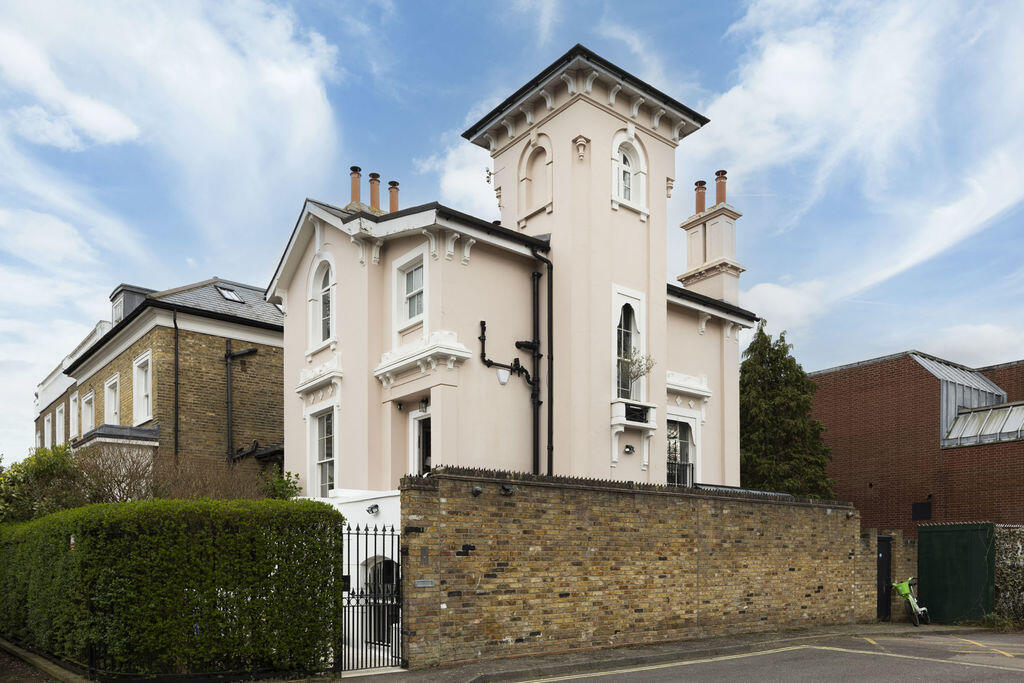 4 bed Detached for rent in Hammersmith. From Philip Wooller - Shepherd's Bush & Hammersmith
