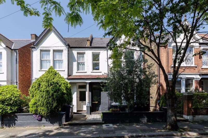 4 bed Semi Detached for rent in Acton. From Philip Wooller - Shepherd's Bush & Hammersmith