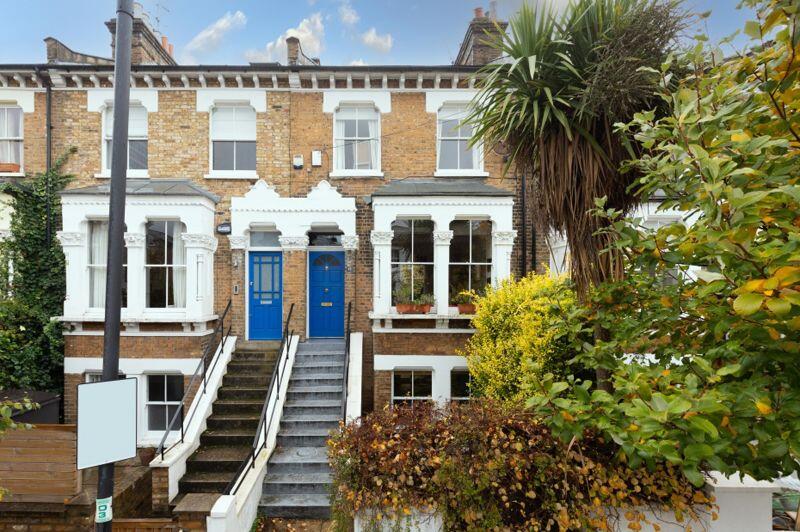 3 bed Mid Terraced House for rent in Hammersmith. From Philip Wooller - Shepherd's Bush & Hammersmith