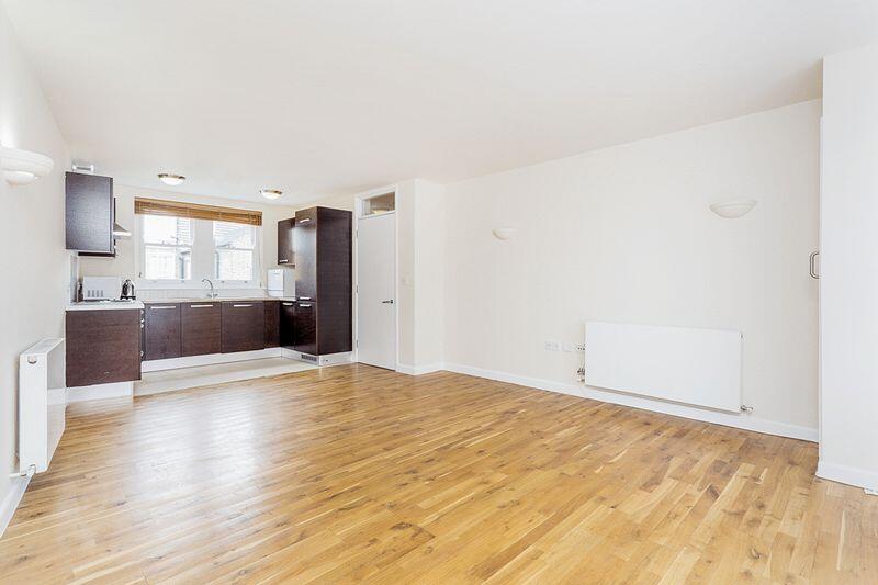 2 bed 1st Floor Flat for rent in Acton. From Philip Wooller - Shepherd's Bush & Hammersmith