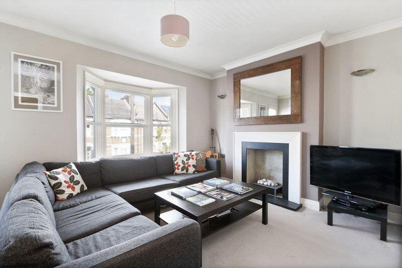 2 bed Annexe for rent in Hammersmith. From Philip Wooller - Shepherd's Bush & Hammersmith
