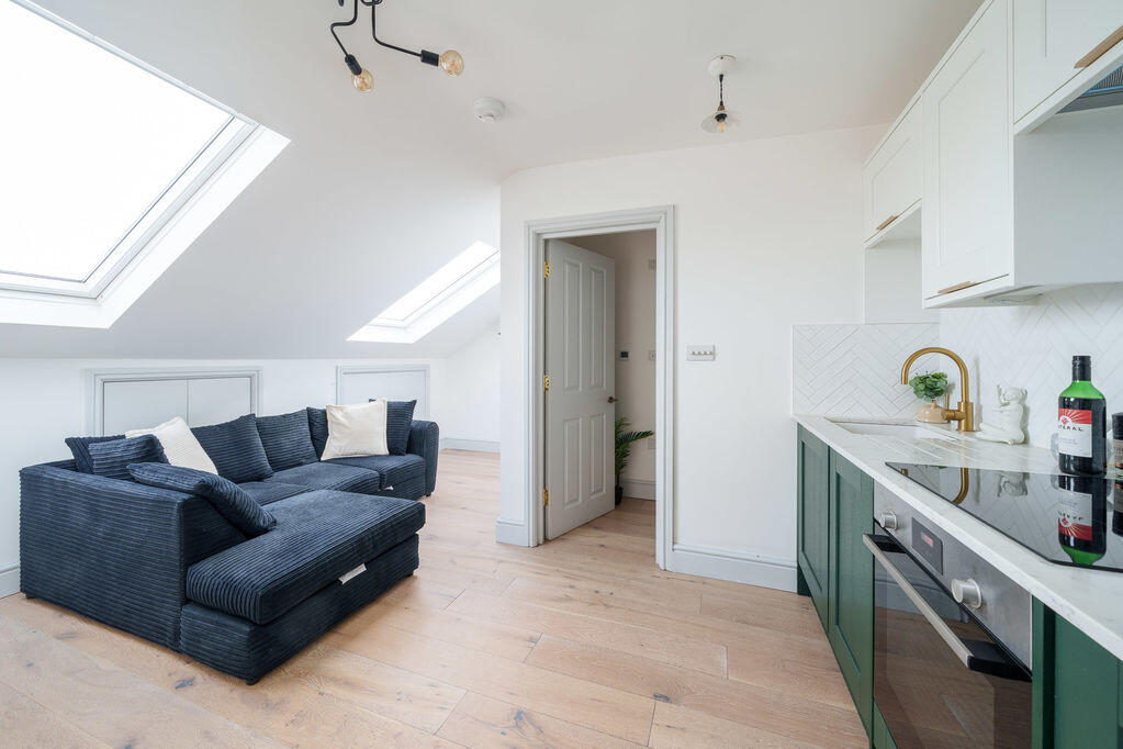 1 bed 1st Floor Flat for rent in Hammersmith. From Philip Wooller - Shepherd's Bush & Hammersmith