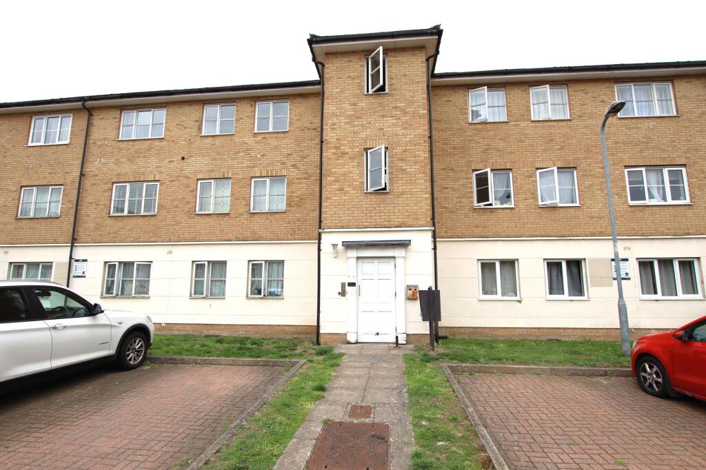 2 bed 1st Floor Flat for rent in Dagenham. From Stoneshaw Estates - Dagenham