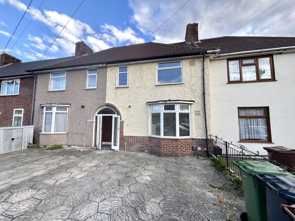 3 bed Mid Terraced House for rent in Dagenham. From Stoneshaw Estates - Dagenham 3 bed Mid Terraced House for rent in Dagenham. From Stoneshaw Estates - Dagenham