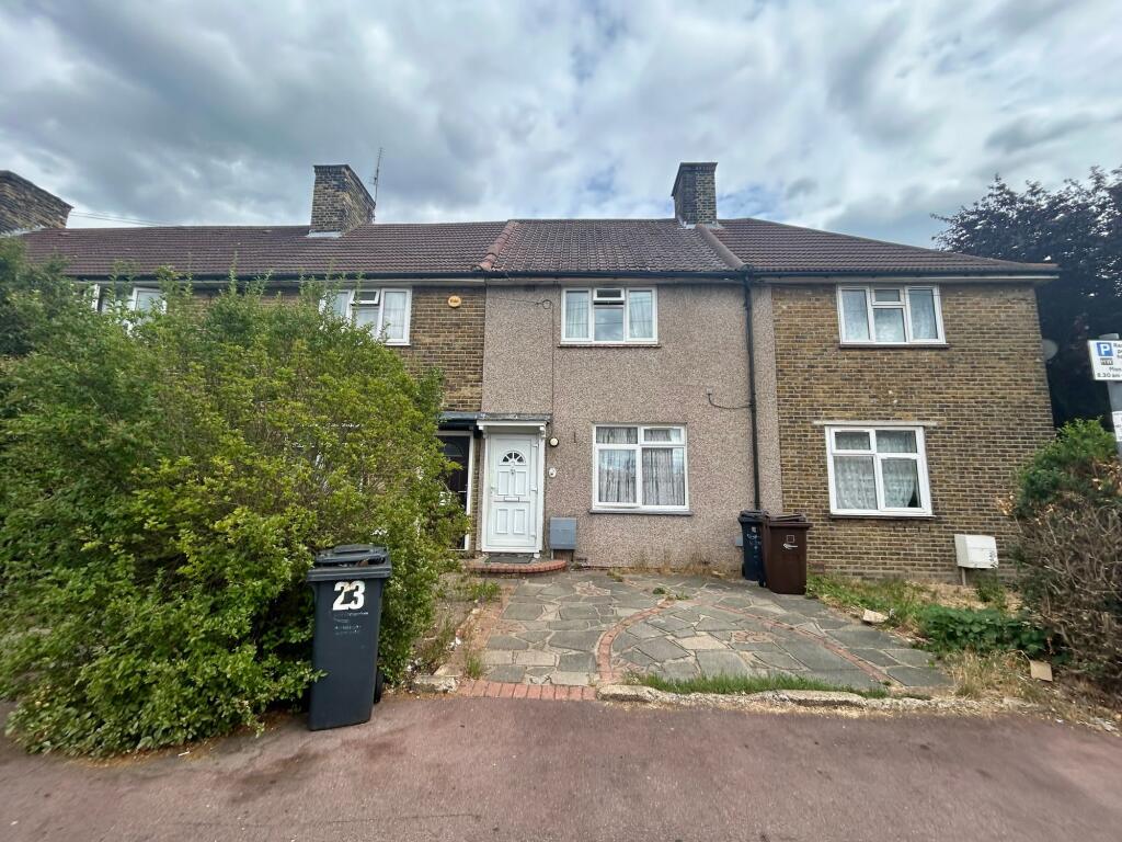 2 bed Mid Terraced House for rent in Dagenham. From Stoneshaw Estates - Dagenham