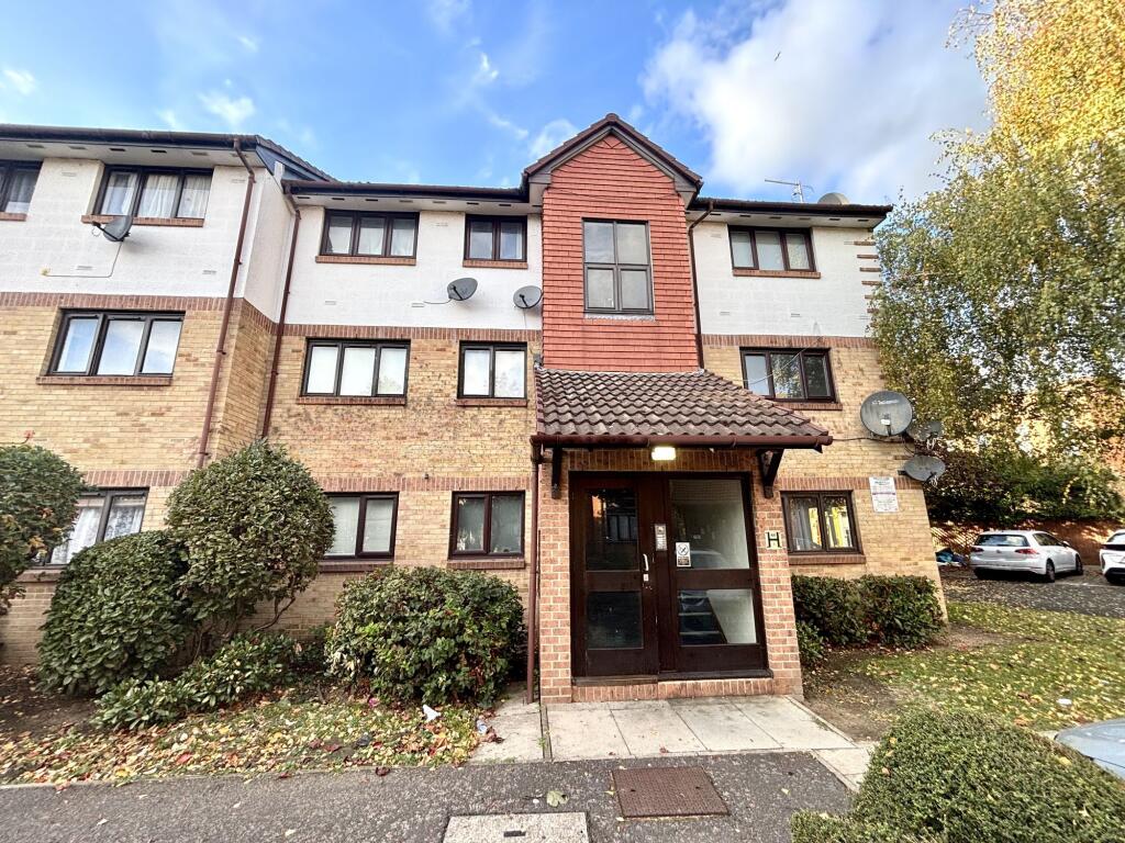 1 bed 1st Floor Flat for rent in Barking. From Stoneshaw Estates - Dagenham