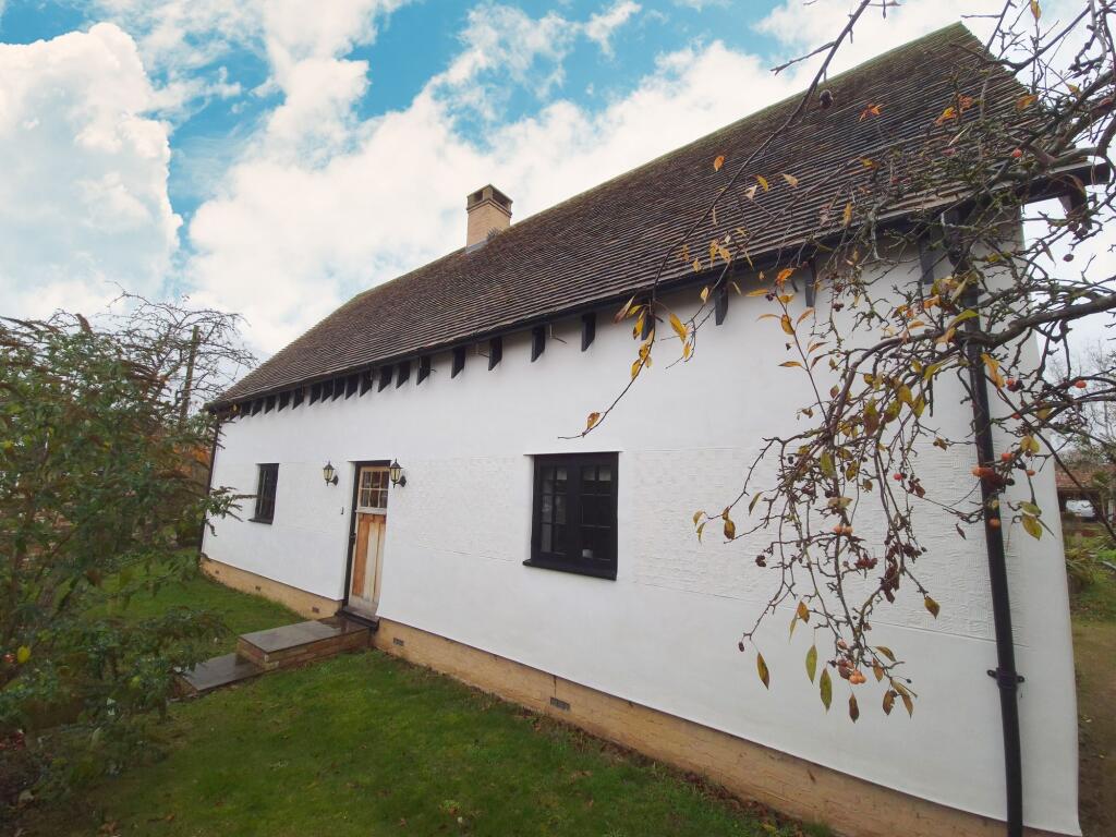 3 bed Cottage for rent in . From Lovett Sales & Lettings - St. Neots