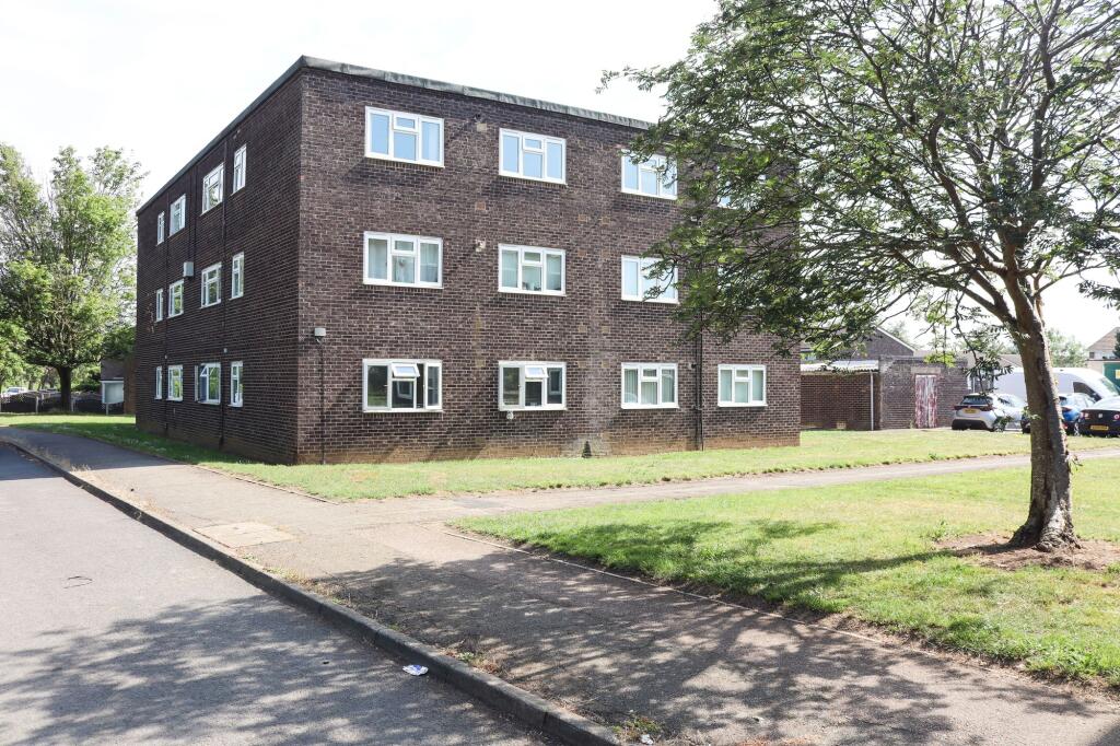 1 bed 1st Floor Flat for rent in St Neots. From Lovett Sales & Lettings - St. Neots 1 bed 1st Floor Flat for rent in St Neots. From Lovett Sales & Lettings - St. Neots