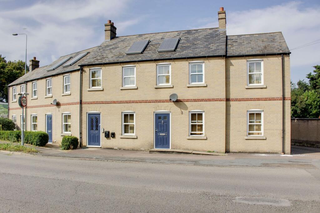 2 bed 1st Floor Flat for rent in Buckden. From Lovett Sales & Lettings - St. Neots 2 bed 1st Floor Flat for rent in Buckden. From Lovett Sales & Lettings - St. Neots