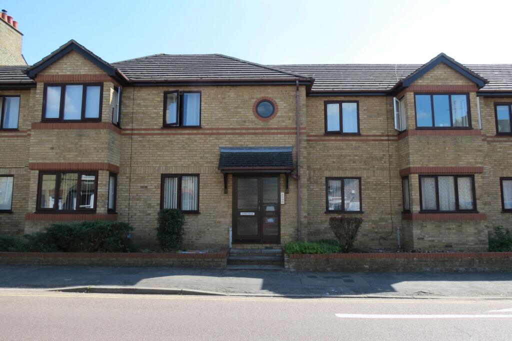 2 bed 1st Floor Flat for rent in St Neots. From Lovett Sales & Lettings - St. Neots 2 bed 1st Floor Flat for rent in St Neots. From Lovett Sales & Lettings - St. Neots