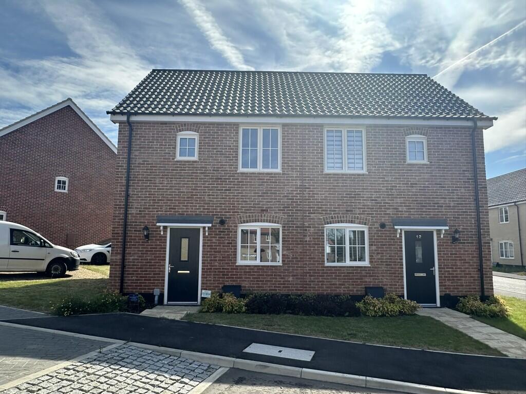 2 bed End of Terrace for rent in Halesworth. From Living Property - Beccles 2 bed End of Terrace for rent in Halesworth. From Living Property - Beccles