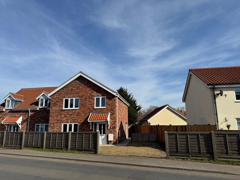 3 bed Semi Detached for rent in Diss. From Living Property - Beccles