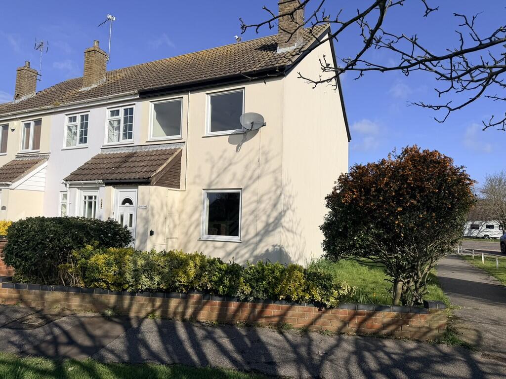 2 bed End of Terrace for rent in Lowestoft. From Living Property - Beccles