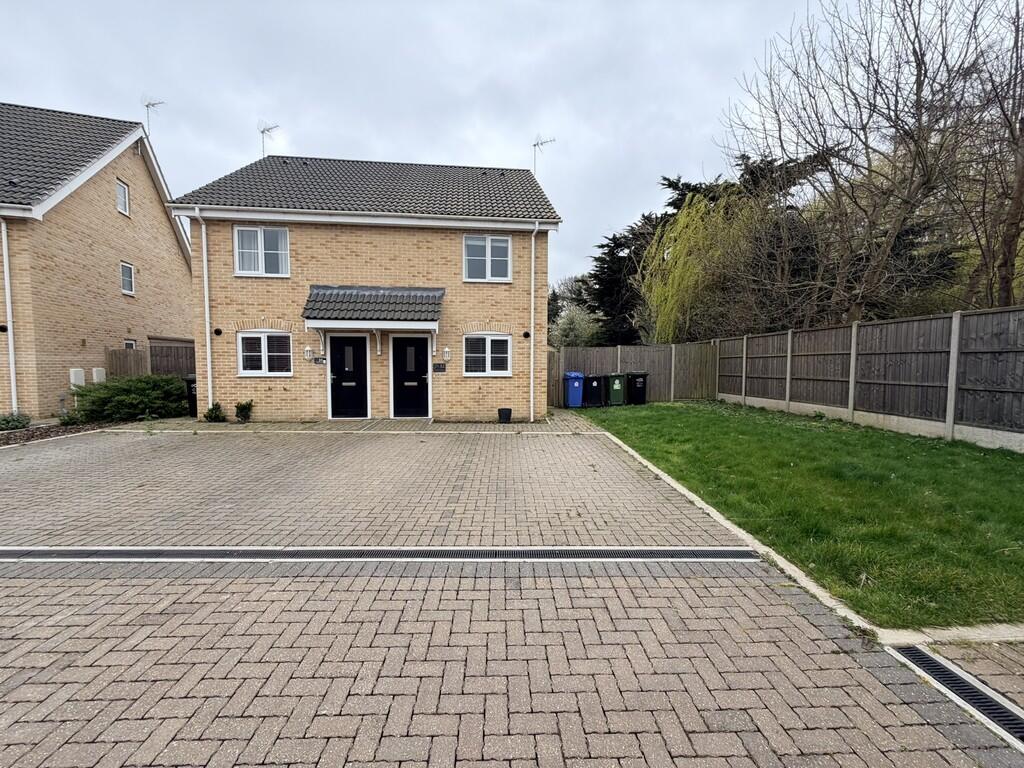 2 bed Semi Detached for rent in Lowestoft. From Living Property - Beccles