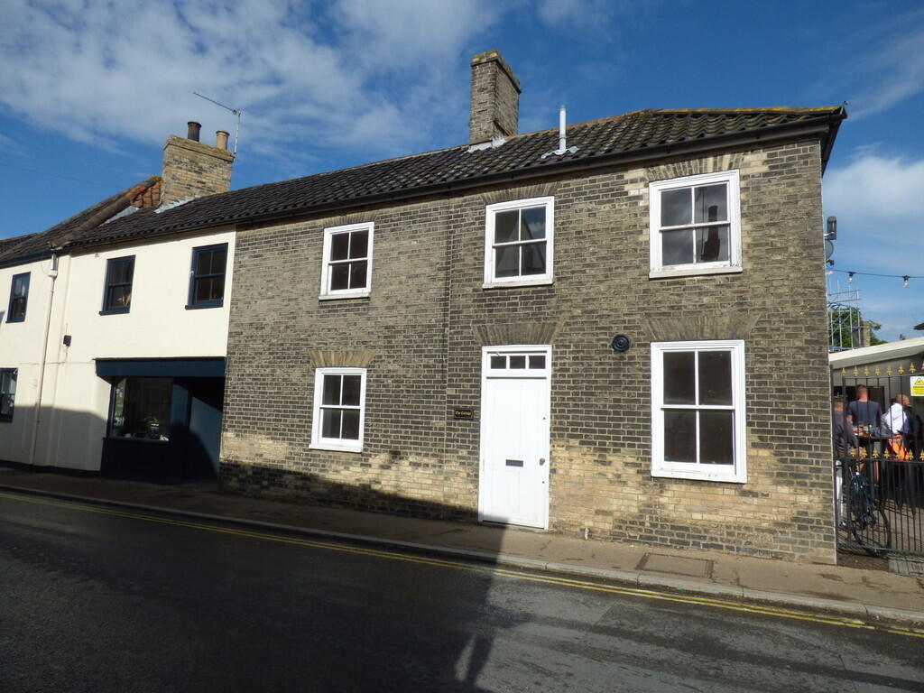 2 bed End of Terrace for rent in Beccles. From Living Property - Beccles