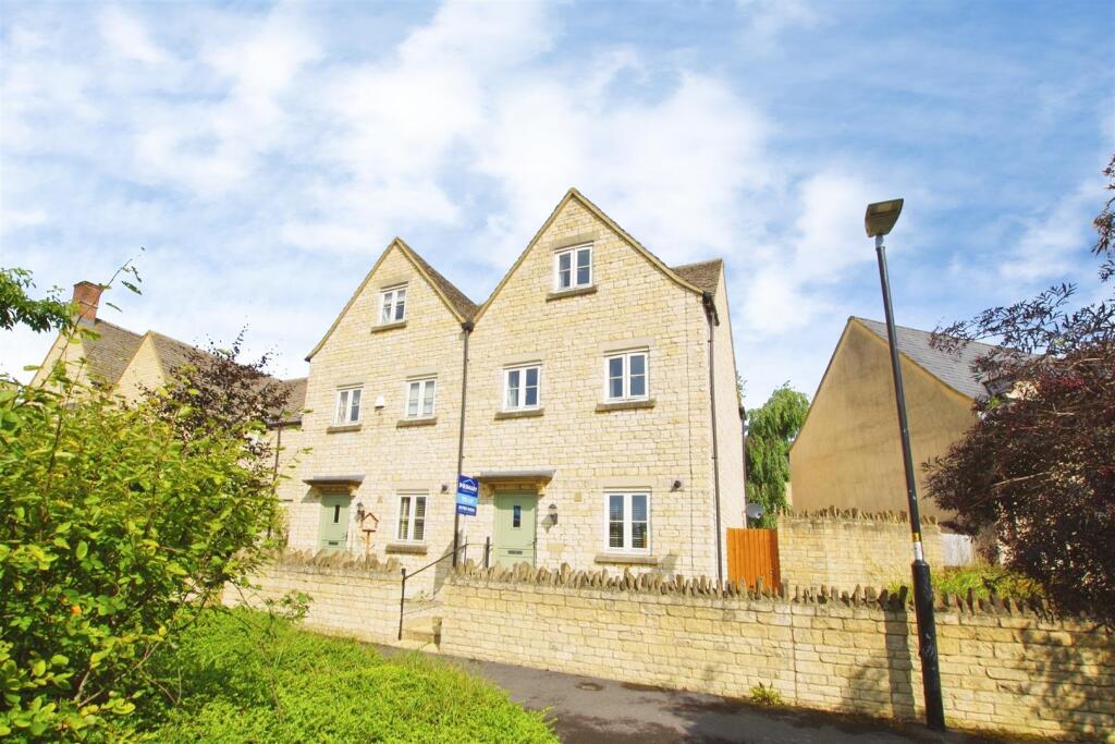 3 bed Town House for rent in Cirencester. From Primary Homes and Lettings - Swindon 3 bed Town House for rent in Cirencester. From Primary Homes and Lettings - Swindon