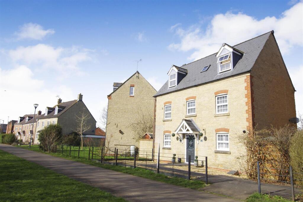5 bed Detached for rent in Blunsdon St Andrew. From Primary Homes and Lettings - Swindon