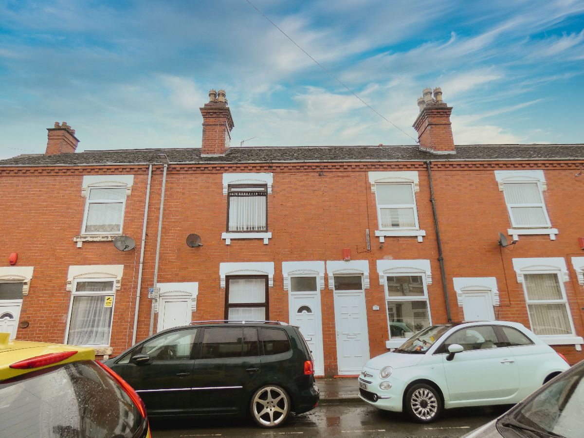 4 bed Mid Terraced House for rent in Stoke-on-Trent. From Wards Property Management