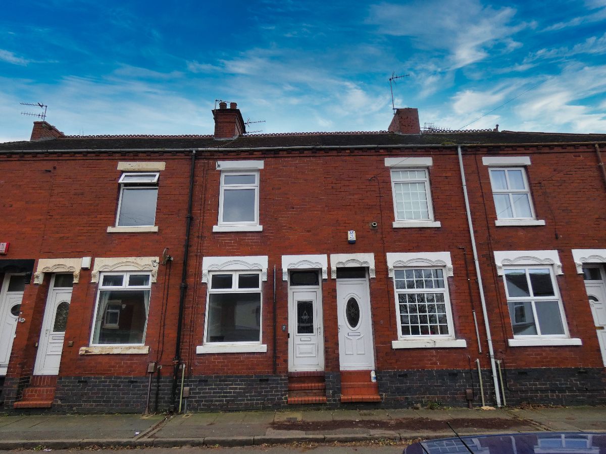3 bed Mid Terraced House for rent in Stoke-on-Trent. From Wards Property Management