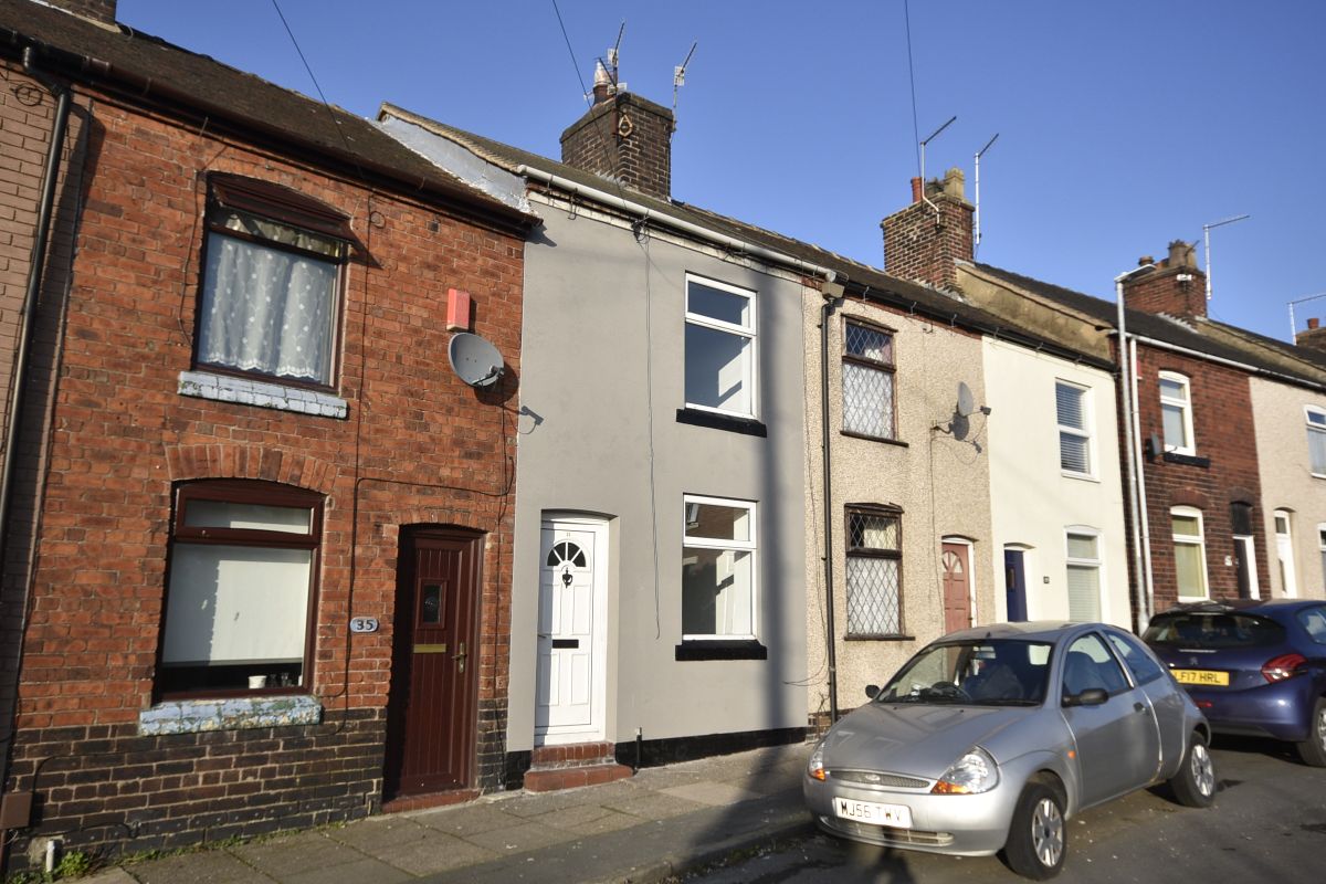 2 bed Mid Terraced House for rent in Stoke-on-Trent. From Wards Property Management