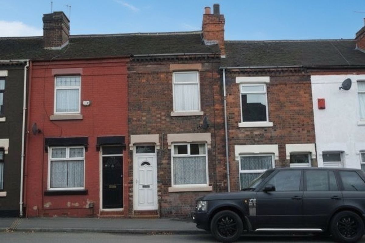 2 bed Mid Terraced House for rent in Stoke on Trent. From Wards Property Management