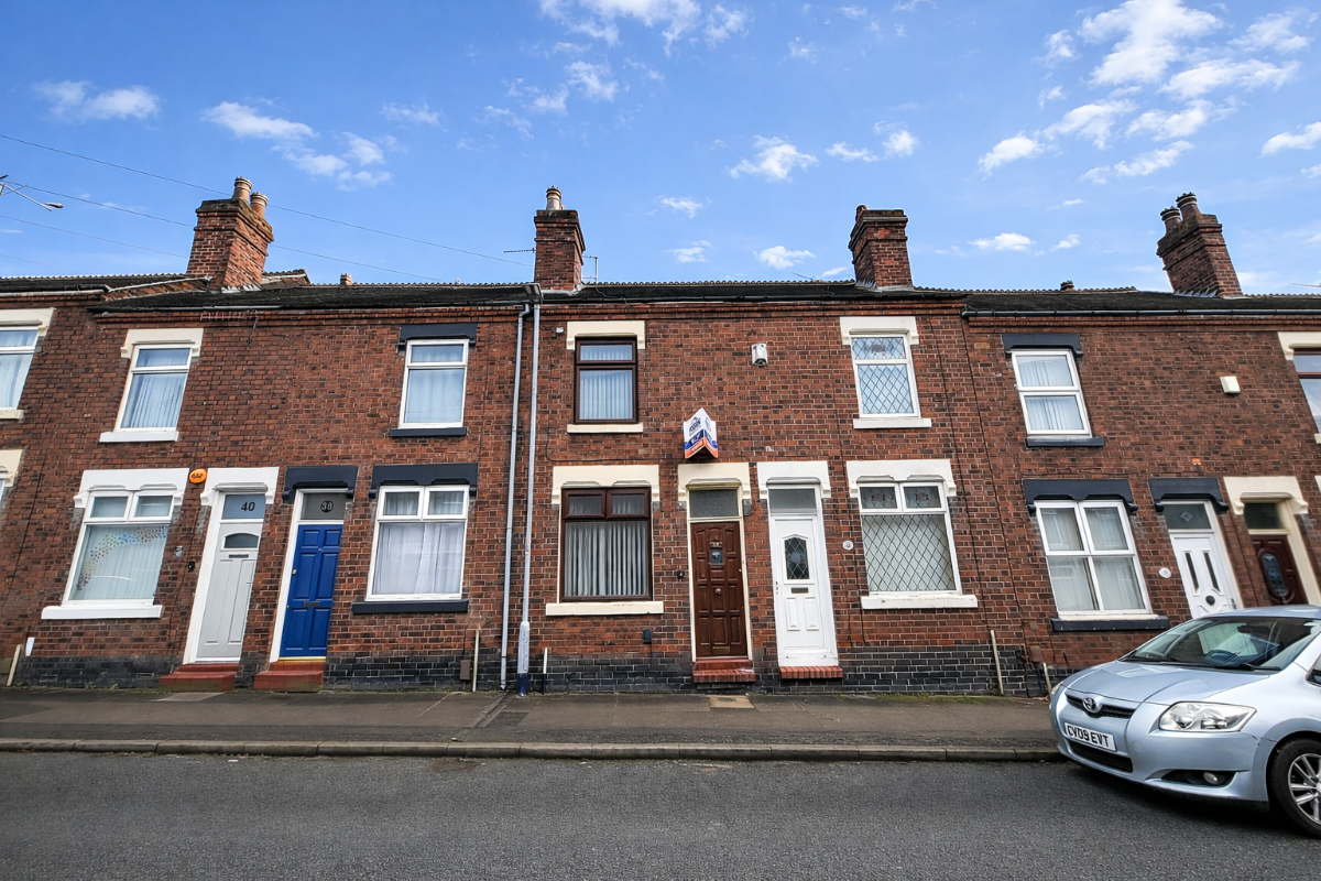 2 bed Mid Terraced House for rent in Stoke on Trent. From Wards Property Management