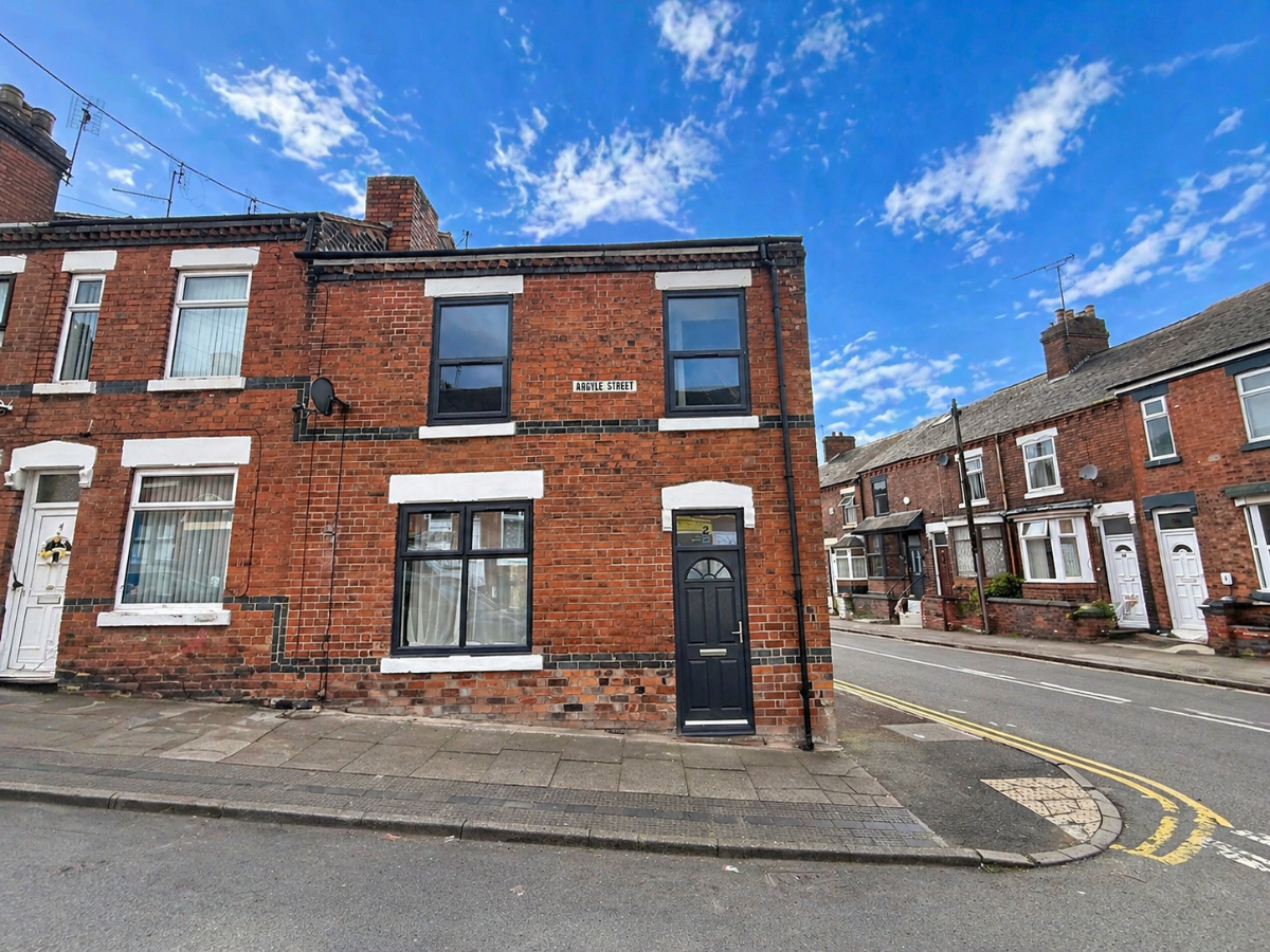 4 bed Mid Terraced House for rent in Stoke on Trent. From Wards Property Management