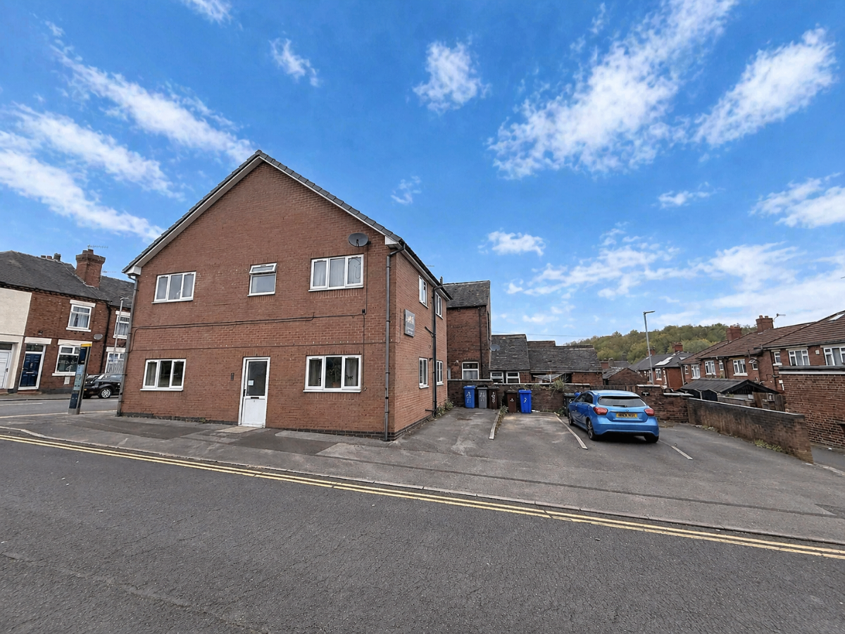 1 bed 1st Floor Flat for rent in Hanchurch. From Wards Property Management