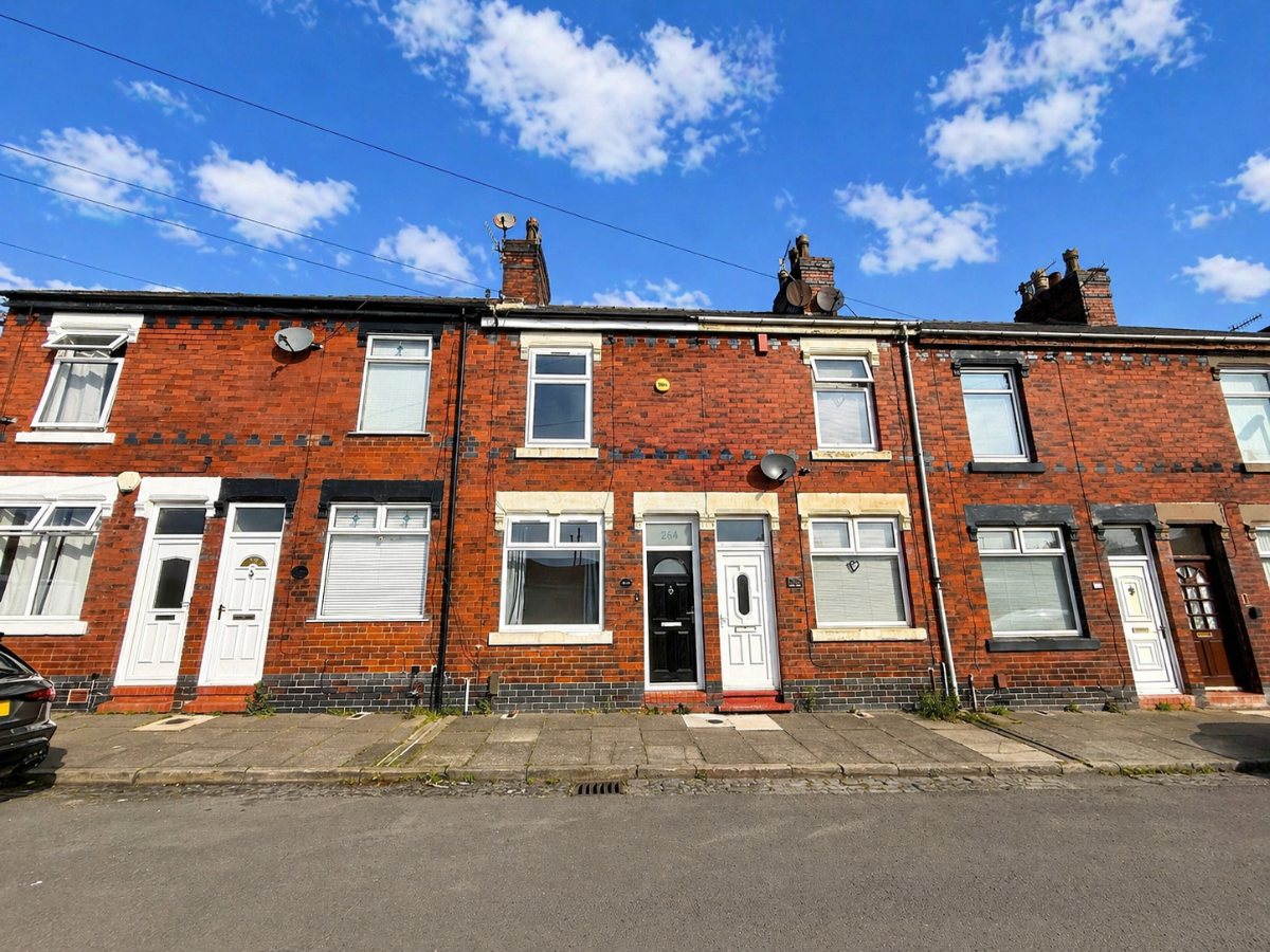 2 bed Mid Terraced House for rent in Stoke-on-Trent. From Wards Property Management