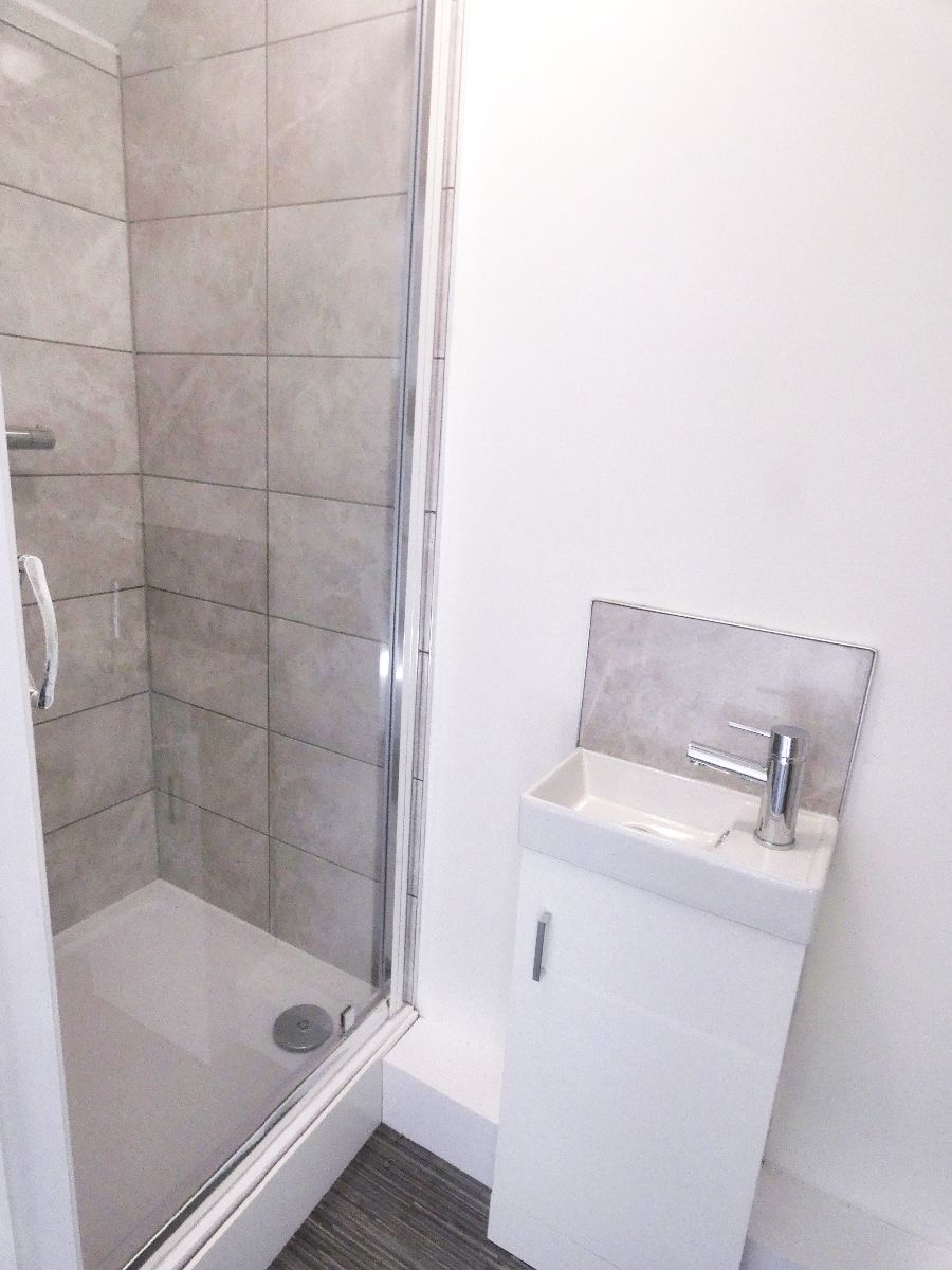 5 bed Mid Terraced House for rent in Stoke-on-Trent. From Wards Property Management
