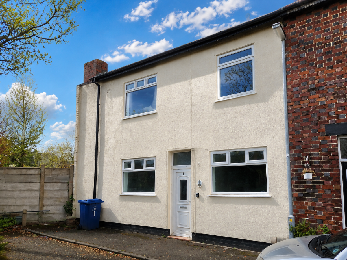 3 bed Mid Terraced House for rent in Newcastle-under-Lyme. From Wards Property Management