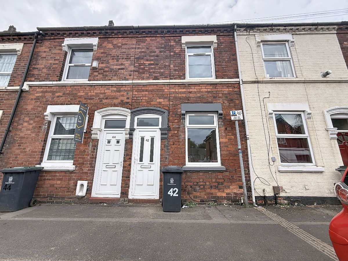 2 bed Mid Terraced House for rent in Stoke-on-Trent. From Wards Property Management