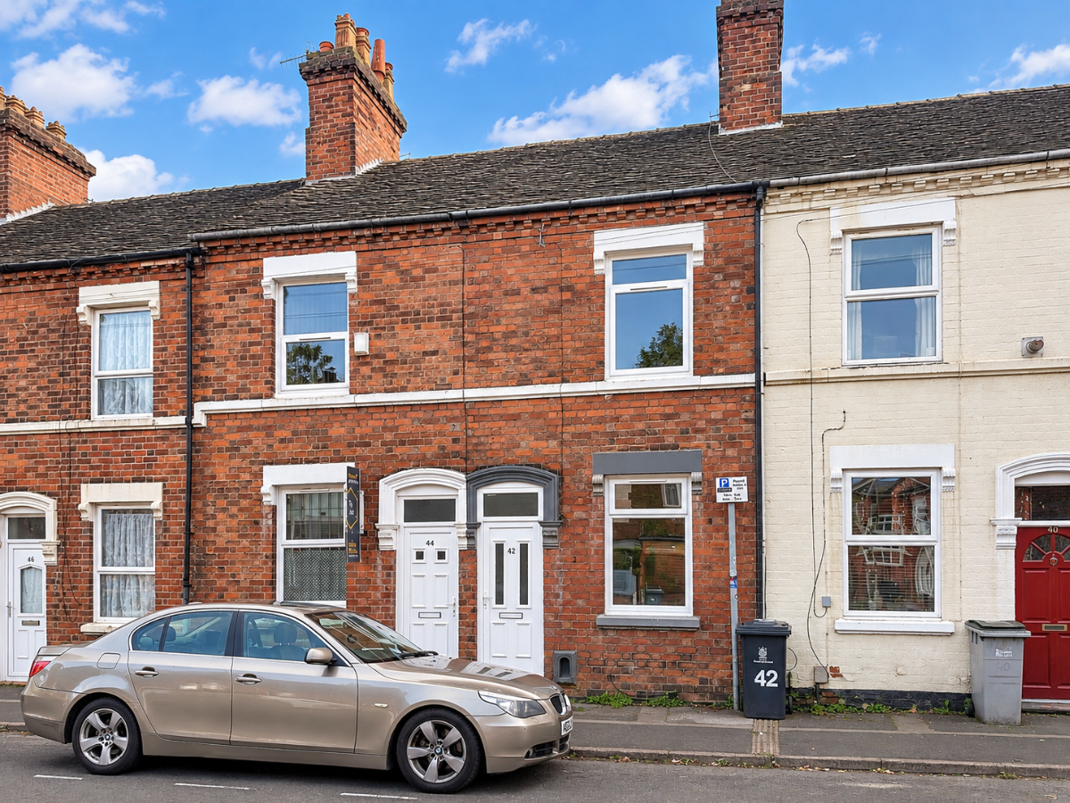 2 bed Mid Terraced House for rent in Stoke-on-Trent. From Wards Property Management