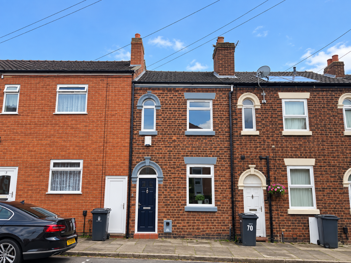 2 bed Mid Terraced House for rent in Stoke-on-Trent. From Wards Property Management 2 bed Mid Terraced House for rent in Stoke-on-Trent. From Wards Property Management