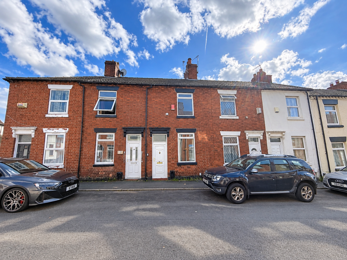 2 bed Mid Terraced House for rent in Newcastle-under-Lyme. From Wards Property Management