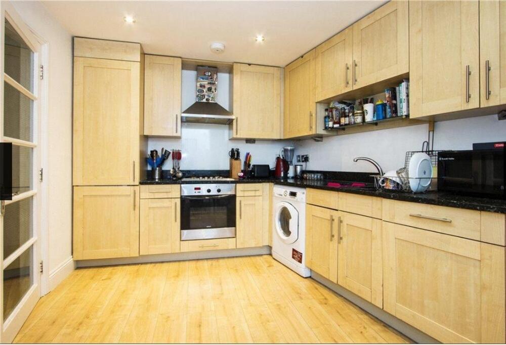 4 bed Flat for rent in Bermondsey. From SN Estates - london estate agents
