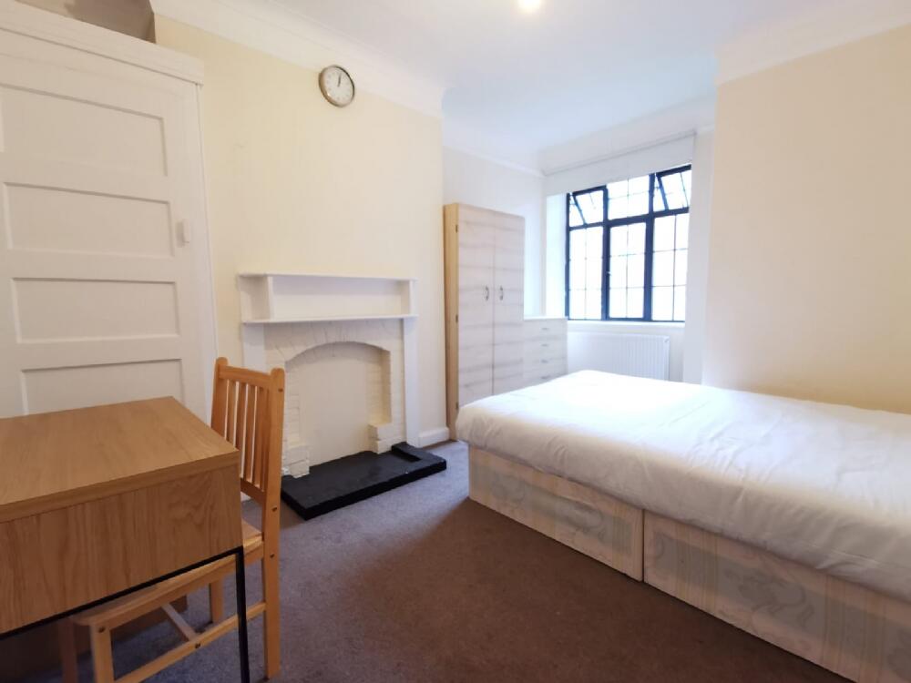 3 bed Flat for rent in London. From SN Estates - london estate agents