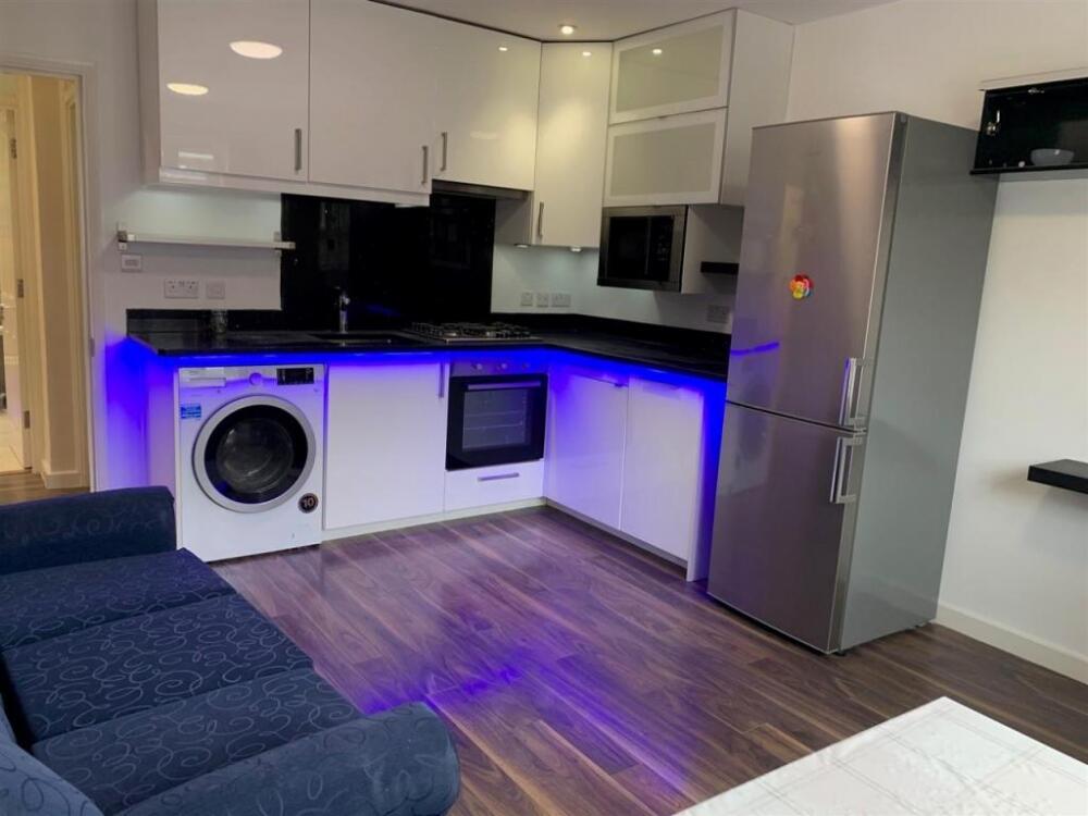 2 bed Maisonette for rent in London. From SN Estates - london estate agents