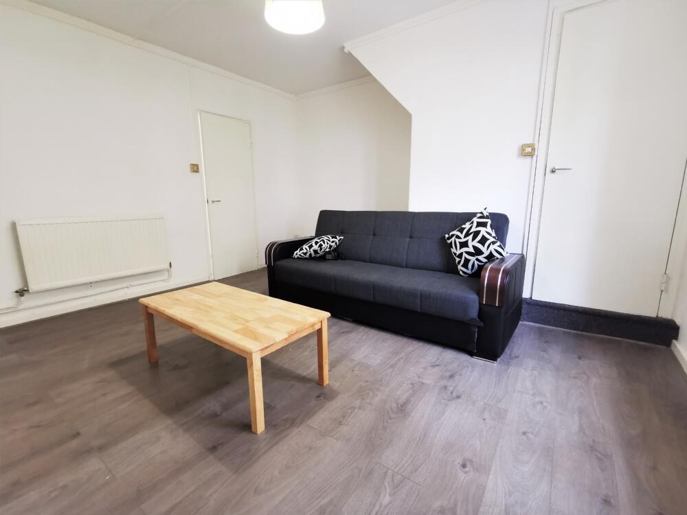 2 bed Maisonette for rent in Camden Town. From SN Estates - london estate agents