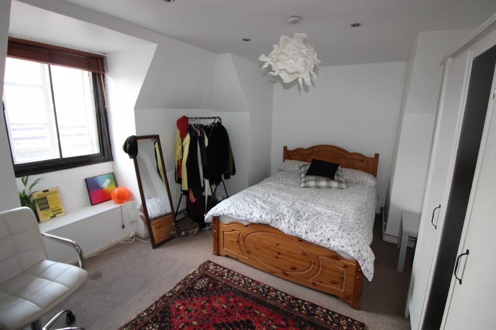 5 bed Maisonette for rent in London. From SN Estates - london estate agents