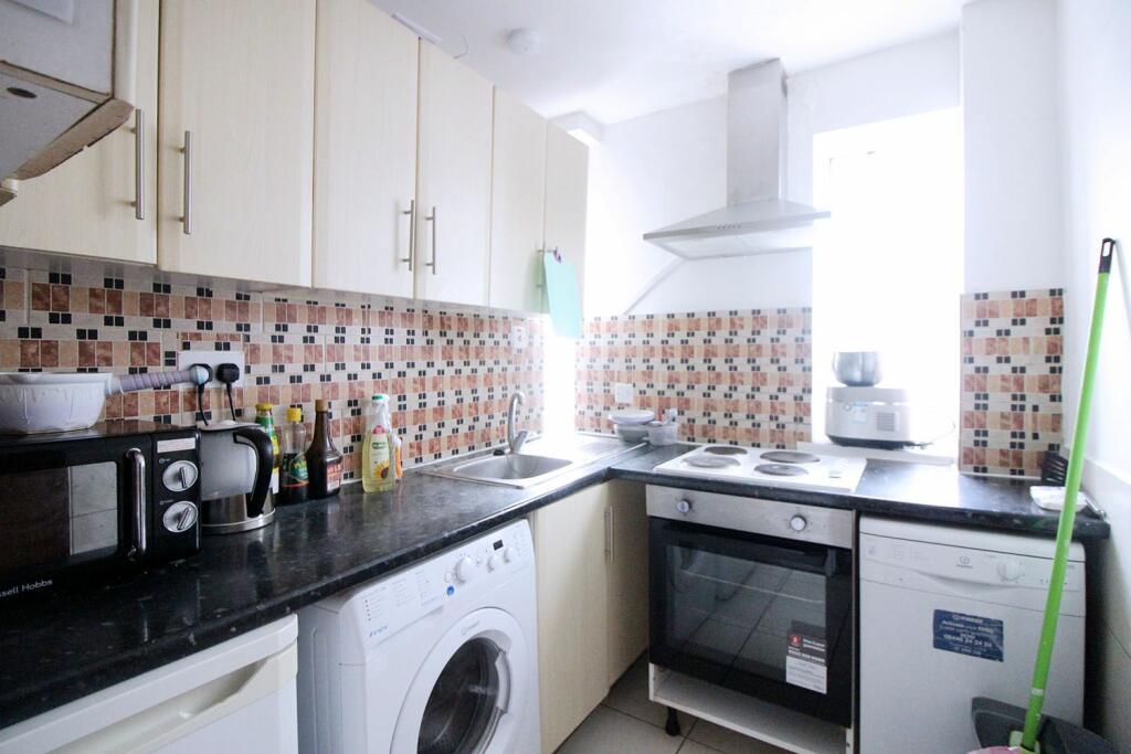 2 bed Flat for rent in Camden Town. From SN Estates - london estate agents