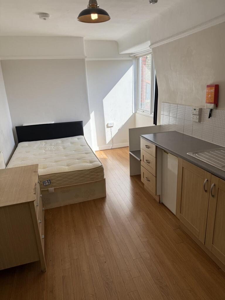 0 bed 1st Floor Flat for rent in Hampstead. From Dreamview Estates - Golders Green